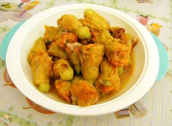 刘大瓜吃酸鸡腿视频,酸爽滋味引网友热议